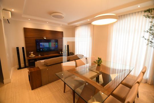 Apartamento para alugar com 3 quartos, 138m² em Cambuí, Campinas