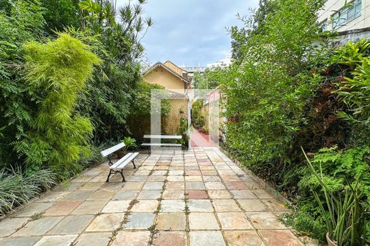 Quintal de casa à venda com 4 quartos, 296m² em Gávea, Rio de Janeiro