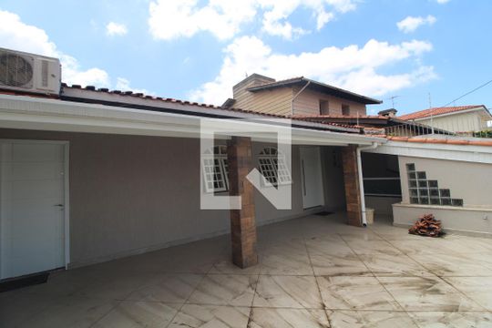 Varanda frente da casa de casa à venda com 3 quartos, 250m² em Vila do Castelo, São Paulo