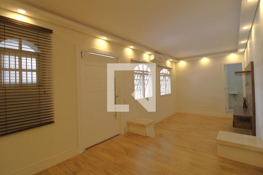 Sala 1 de casa à venda com 3 quartos, 250m² em Vila do Castelo, São Paulo