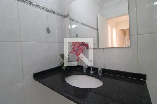 Banheiro comum de casa à venda com 3 quartos, 250m² em Vila do Castelo, São Paulo