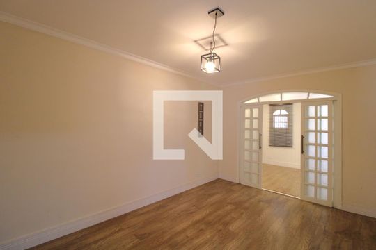 Sala 2 de casa à venda com 3 quartos, 250m² em Vila do Castelo, São Paulo