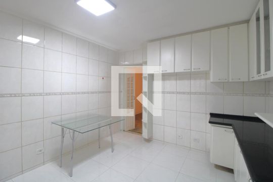 Cozinha de casa à venda com 3 quartos, 250m² em Vila do Castelo, São Paulo