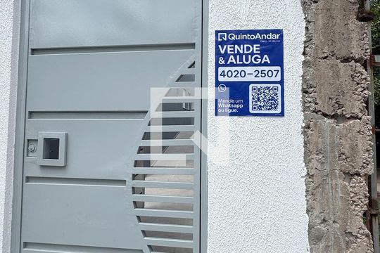 Placa de apartamento para alugar com 2 quartos, 50m² em Jardim Audir, Barueri