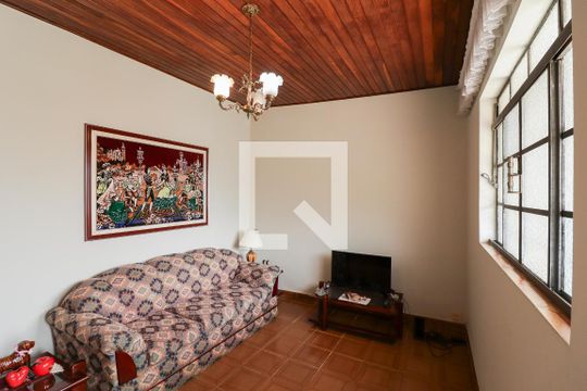 Casa à venda com 4 quartos, 204m² em Vila Pauliceia, São Paulo