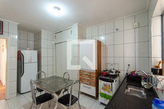 Cozinha de casa à venda com 3 quartos, 270m² em Vila Guedes, São Paulo
