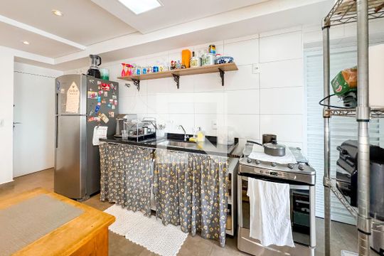 Cozinha de apartamento à venda com 2 quartos, 95m² em Vila Monumento, São Paulo