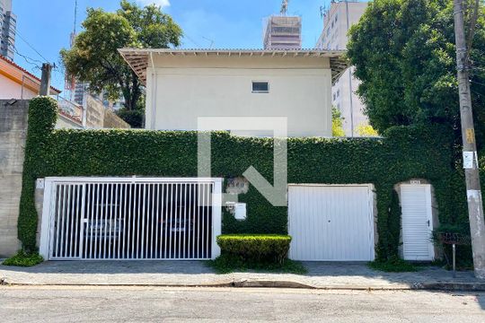 Fachada de casa à venda com 5 quartos, 350m² em Cerqueira César, São Paulo
