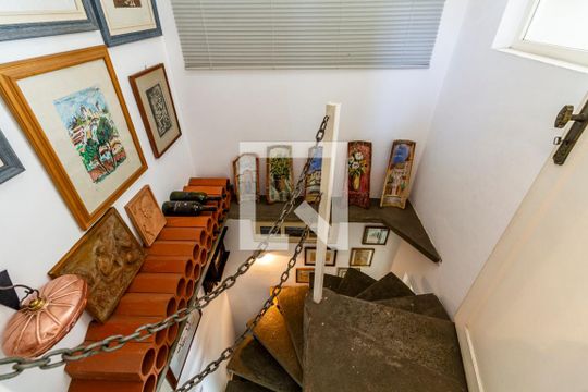 Área comum de casa à venda com 5 quartos, 350m² em Cerqueira César, São Paulo