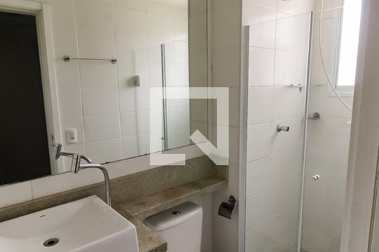 Banheiro de apartamento para alugar com 2 quartos, 44m² em Jardim Helga, São Paulo