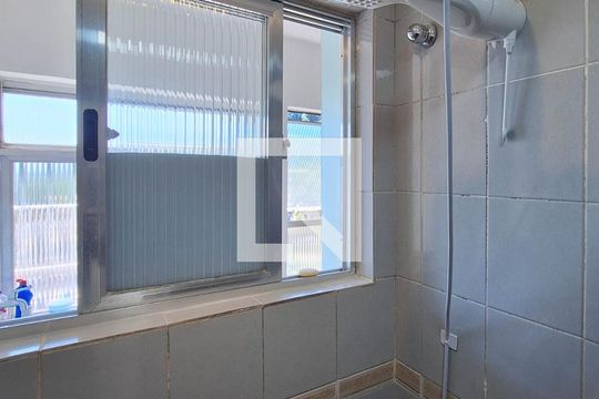 Banheiro de apartamento à venda com 2 quartos, 71m² em Santa Rosa, Niterói