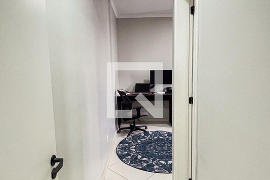 Corredor de apartamento à venda com 3 quartos, 141m² em Vila Assunção, Santo André