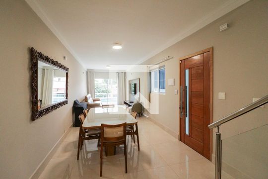 Sala de casa para alugar com 3 quartos, 300m² em Santa Teresinha, São Paulo