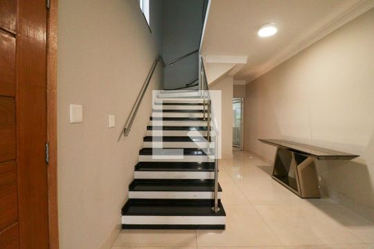 Sala de casa para alugar com 3 quartos, 300m² em Santa Teresinha, São Paulo