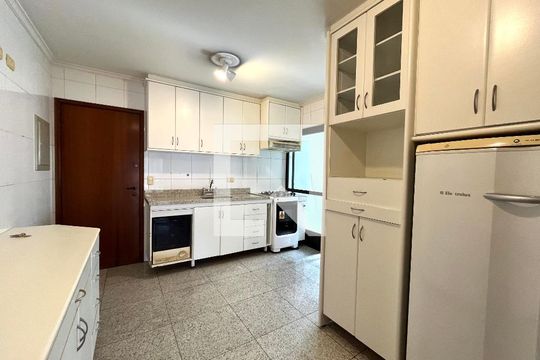 Cozinha de apartamento para alugar com 3 quartos, 130m² em Vila Clementino, São Paulo