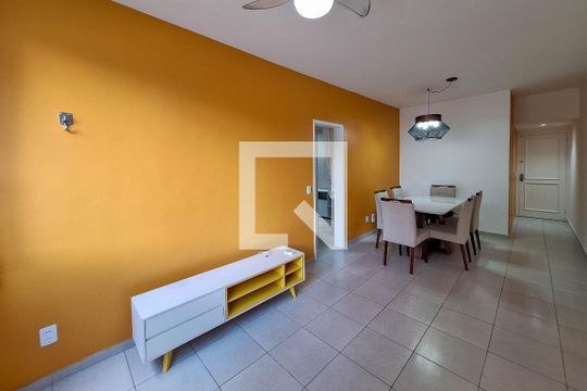 Sala de apartamento para alugar com 1 quarto, 55m² em Ingá, Niterói