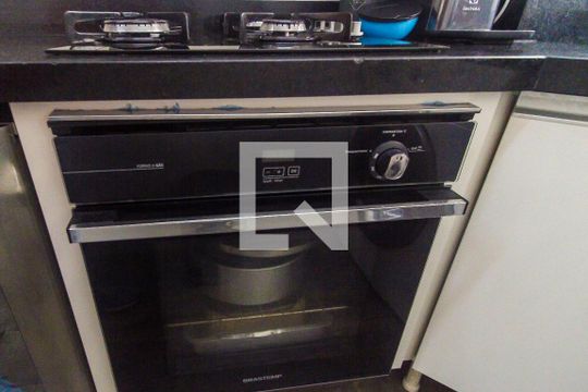 Cozinha de apartamento à venda com 2 quartos, 45m² em Jardim Norma, São Paulo