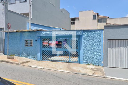 Fachada de casa à venda com 4 quartos, 200m² em Utinga, Santo André