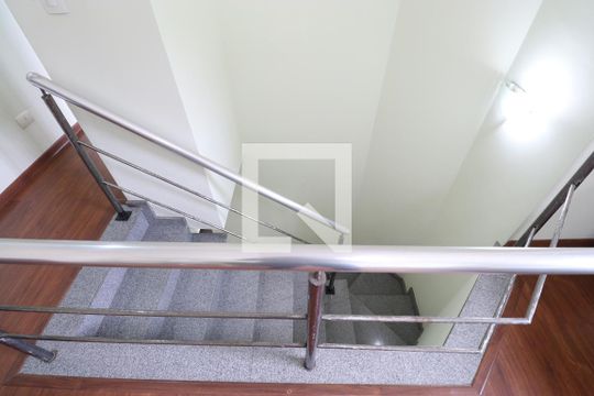 Escada de casa à venda com 3 quartos, 250m² em Lapa, São Paulo