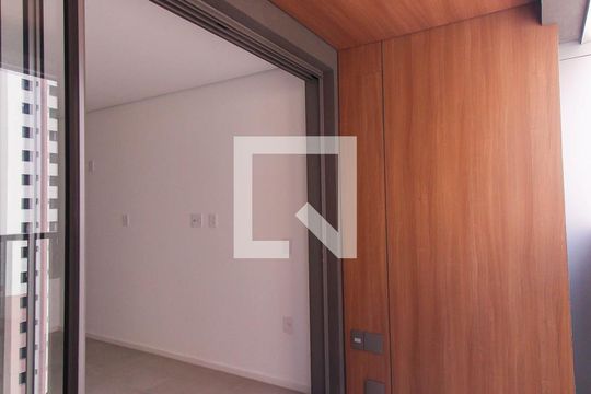 Varanda de kitnet/studio à venda com 1 quarto, 25m² em Vila Regente Feijó, São Paulo
