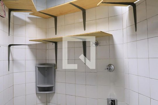 Banheiro de serviço de apartamento para alugar com 2 quartos, 88m² em Centro, Belo Horizonte