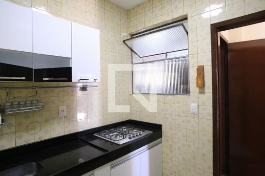 Cozinha de apartamento para alugar com 2 quartos, 88m² em Centro, Belo Horizonte