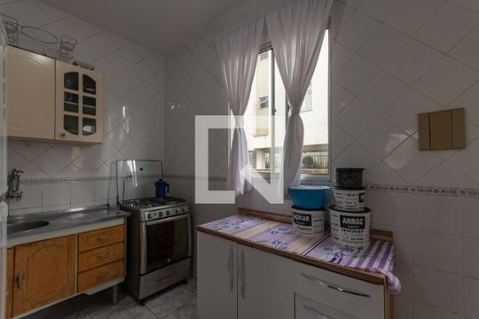 Cozinha de apartamento à venda com 3 quartos, 68m² em Santa Amelia, Belo Horizonte