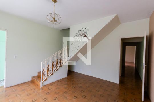 Casa à venda com 3 quartos, 171m² em Jardim das Maravilhas, Santo André