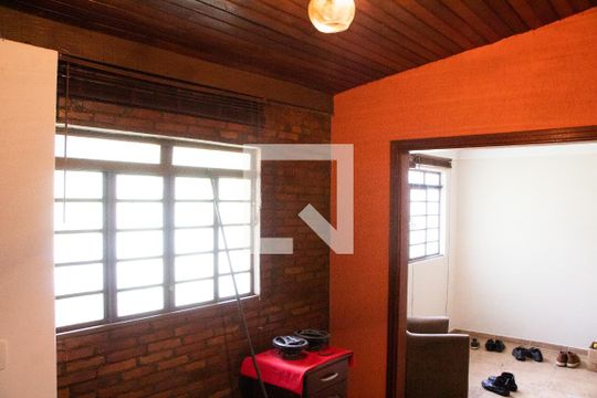 Sala de casa à venda com 3 quartos, 180m² em Nova Sousas (sousas), Campinas