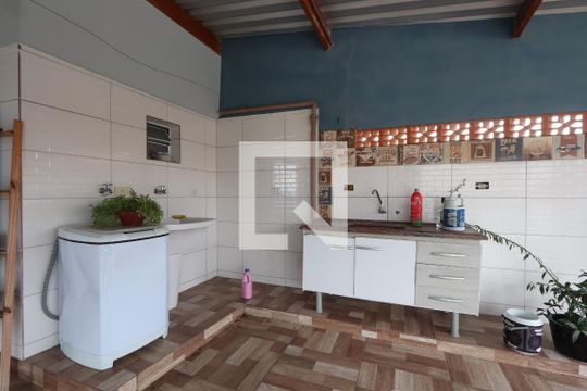 Lavanderia de casa para alugar com 4 quartos, 200m² em Vila Fatima, São Paulo