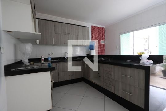 Cozinha de casa para alugar com 4 quartos, 200m² em Vila Fatima, São Paulo