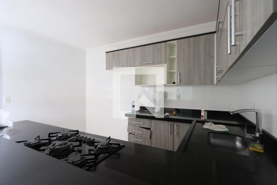 Cozinha de casa para alugar com 4 quartos, 200m² em Vila Fatima, São Paulo