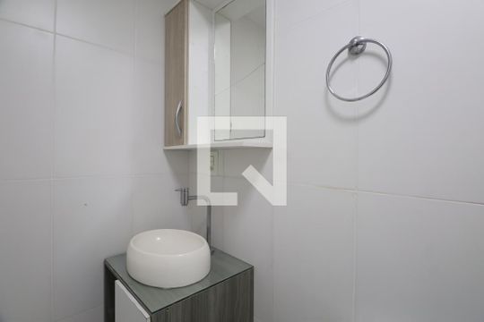 Banheiro  de apartamento à venda com 3 quartos, 63m² em Igara, Canoas