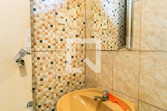 Banheiro de casa à venda com 2 quartos, 450m² em São Joaquim , Contagem