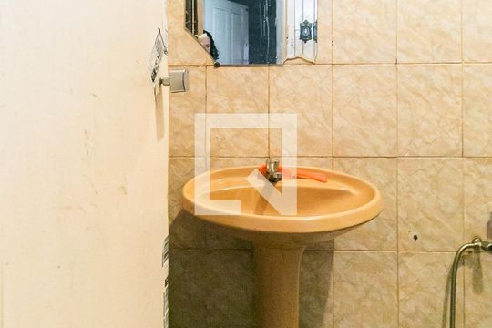 Banheiro de casa à venda com 2 quartos, 450m² em São Joaquim , Contagem