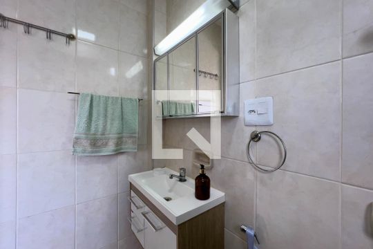 Banheiro de kitnet/studio à venda com 1 quarto, 35m² em Aclimação, São Paulo