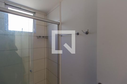 Banheiro de apartamento para alugar com 2 quartos, 50m² em Cohab B, Gravataí