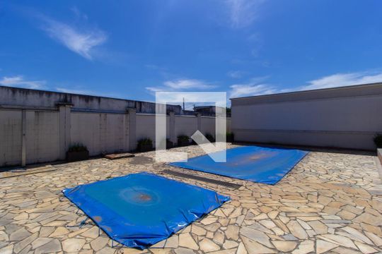 Área comum - Piscina de apartamento para alugar com 2 quartos, 50m² em Cohab B, Gravataí