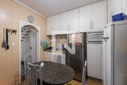 Cozinha de casa à venda com 2 quartos, 200m² em Jardim Paulista, São Paulo