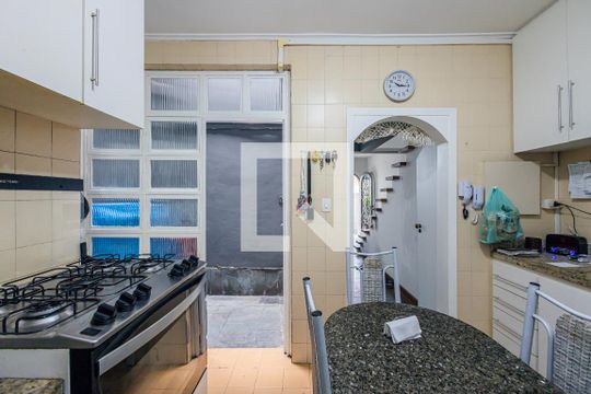Cozinha de casa à venda com 2 quartos, 200m² em Jardim Paulista, São Paulo