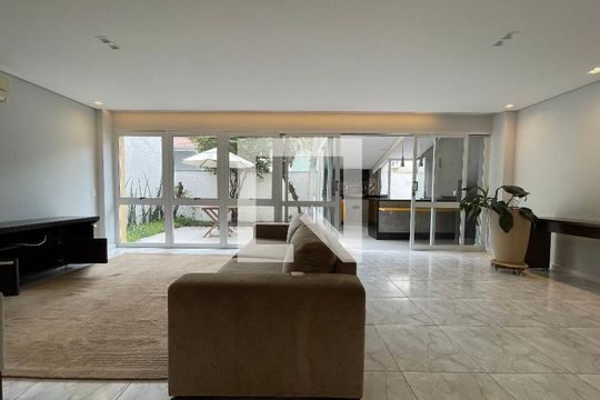 Casa de Condomínio para alugar com 5 quartos, 300m² em Rio Pequeno, São Paulo