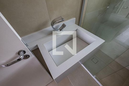 Suíte - Banheiro de apartamento à venda com 2 quartos, 80m² em Sumaré, São Paulo