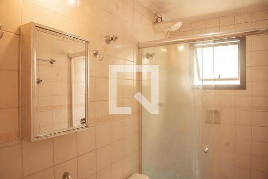 Banheiro de apartamento para alugar com 2 quartos, 50m² em Chácara Inglesa, São Paulo