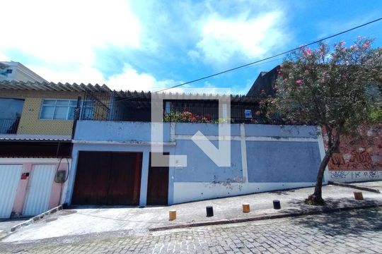Fachada com Placa Quinto Andar de casa à venda com 4 quartos, 224m² em Taquara, Rio de Janeiro