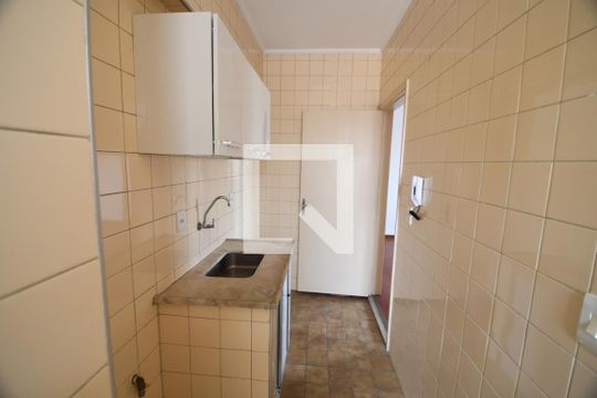 Cozinha de apartamento para alugar com 1 quarto, 50m² em Vila Itapura, Campinas