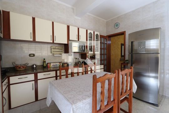 Cozinha de casa à venda com 3 quartos, 200m² em Parque Tomas Saraiva, São Paulo
