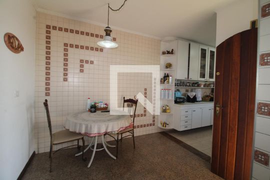 Copa de casa para alugar com 5 quartos, 260m² em Vila Barbosa, São Paulo