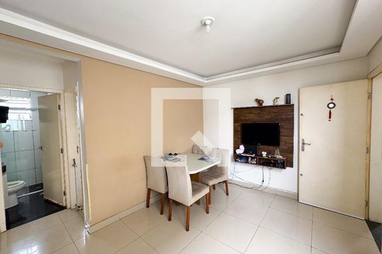 Sala de apartamento à venda com 2 quartos, 48m² em Califórnia, Belo Horizonte