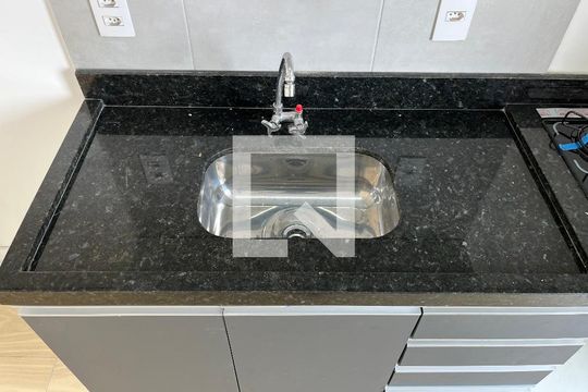 Cozinha de apartamento para alugar com 2 quartos, 41m² em Várzea da Barra Funda, São Paulo