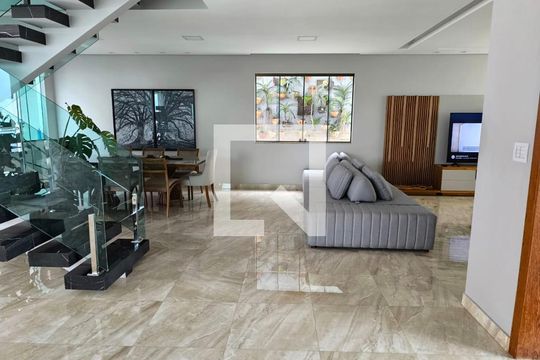 Sala de casa à venda com 3 quartos, 560m² em Tropical, Contagem